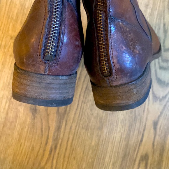 Frye Melissa Stud Back Zip - Picture 8 of 8